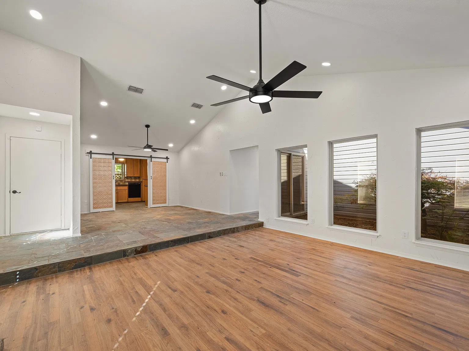 2 bed, 1564 sqft, $1,950 — Photo 4