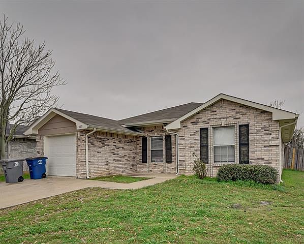 1st image of 605 Delphinium Dr