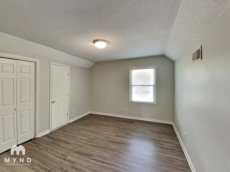 1728 Russet Woods Ln — Photo 17