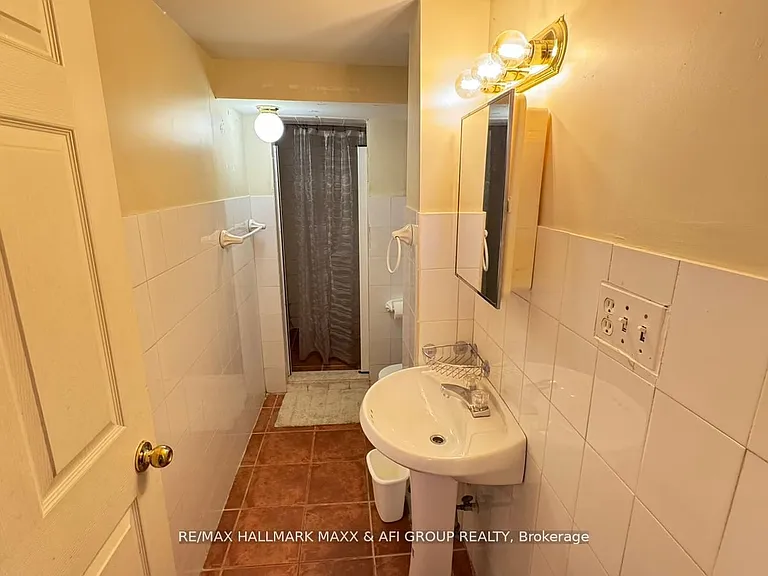 316 Valleymede Dr #BASEMENT — Photo 9