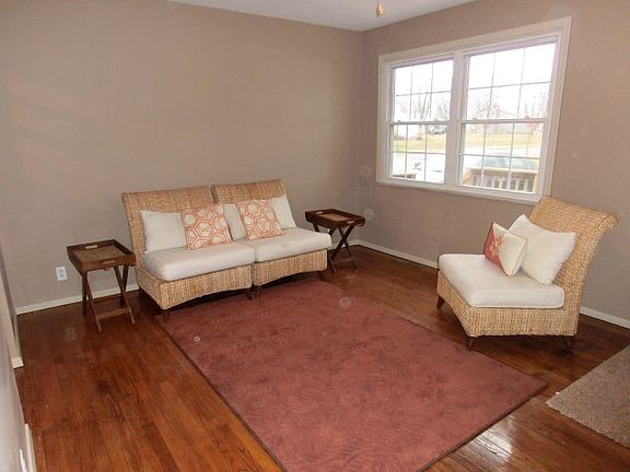 3rd image of 1161 Colonial Ave
