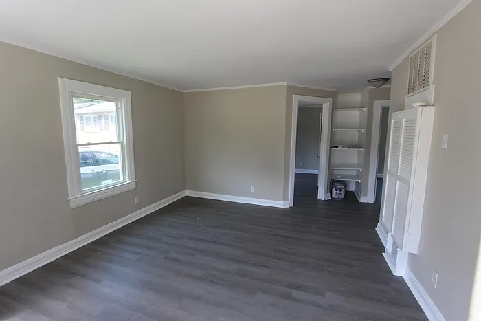 2 bed, 1.0 bath, 700 sqft, $1,100 — Photo 2