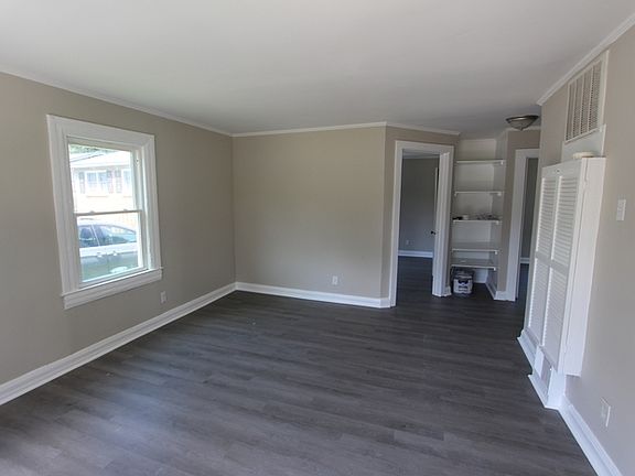 2nd image of 806 Green St