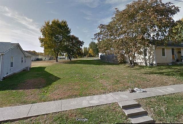 2nd image of 114 Hill St