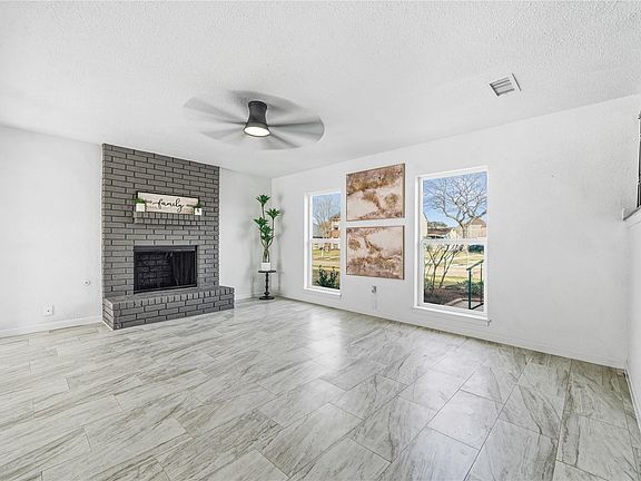 5th image of 713 Sugar Hill Dr