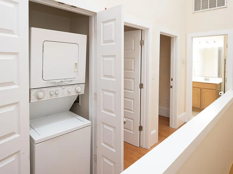 323 W Broad St #3 — Photo 7