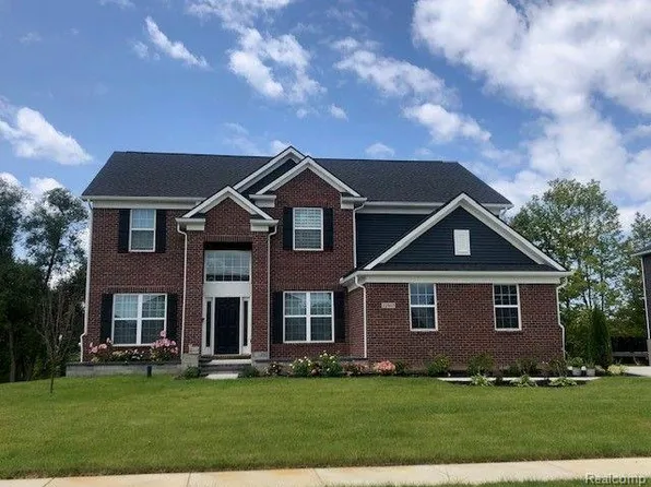 22872 Ronway Ln, Lyon Township, MI 48178