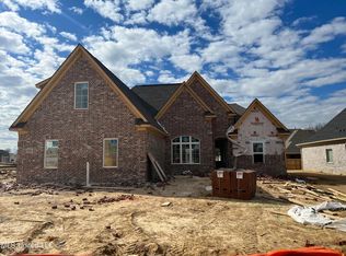 1516 Fall Garden Dr, Hernando, MS 38632