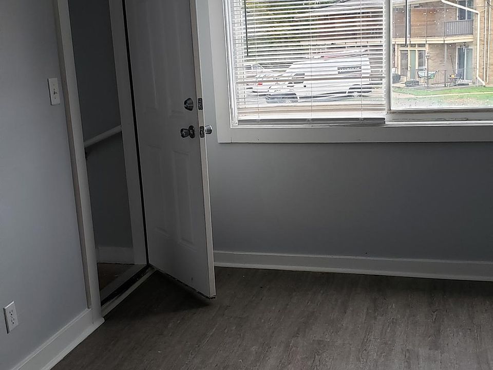Entry into the living room