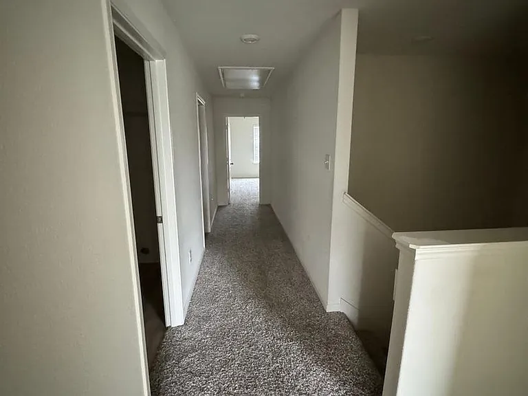 315 Marsh Ln — Photo 12