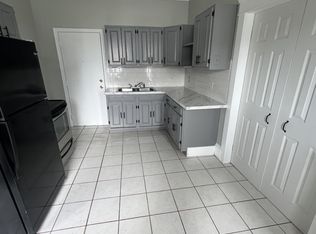 172 Pine St APT 5, Pawtucket, RI 02860