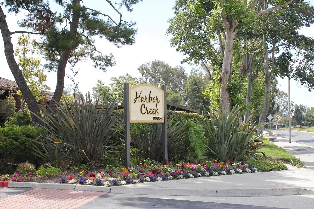 2 bed, 913 sqft, $3,450 — Photo 2