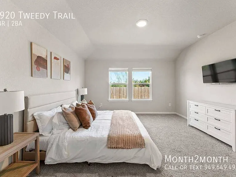 2920 Tweedy Trl — Photo 10