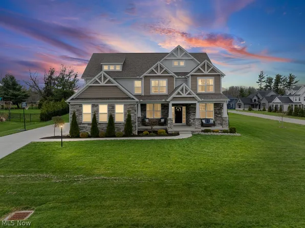 1316 Skyland Falls Blvd, Hinckley, OH 44233