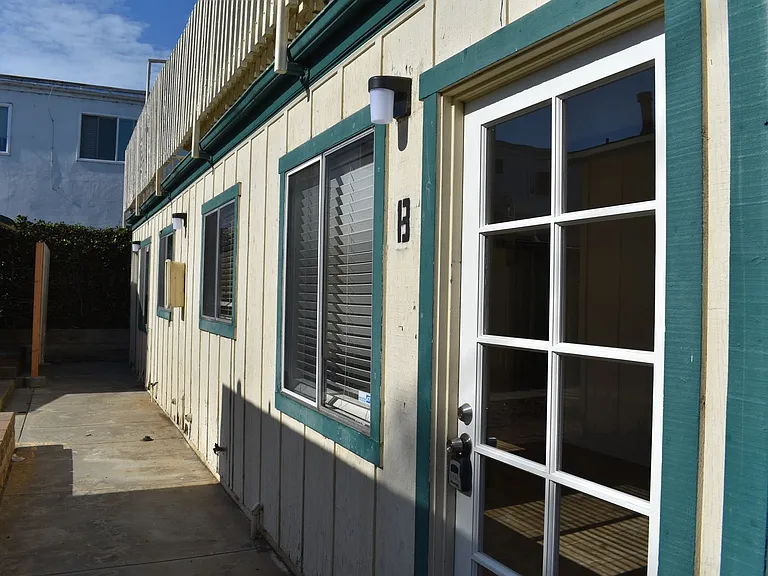 512-516 N Citrus Ave — Photo 17