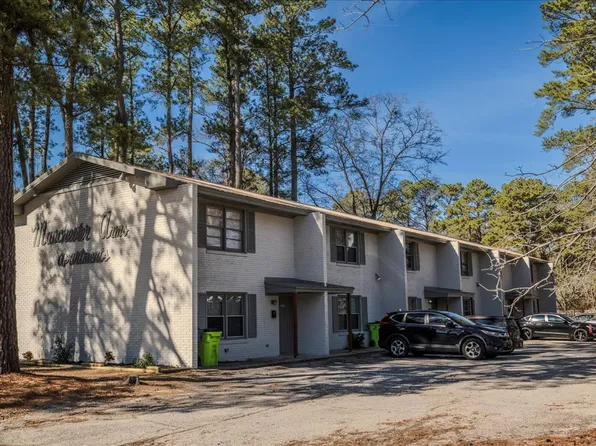 230 W Manchester Rd #230, Spring Lake, NC 28390