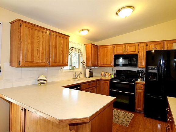 4th image of 6015 N Mitchell Dr