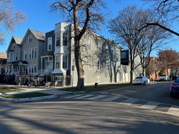 2248 W School St, Chicago, IL 60618