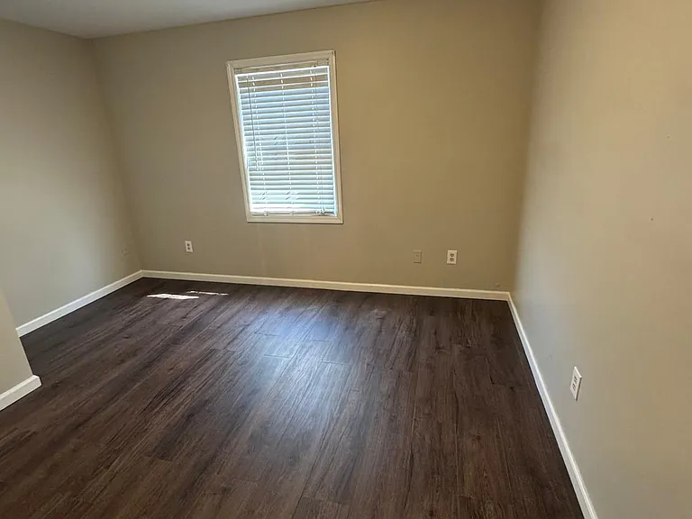 33 Ellison St #4 — Photo 1