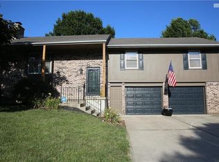 1005 NE Jason Ave, Lees Summit, MO 64086