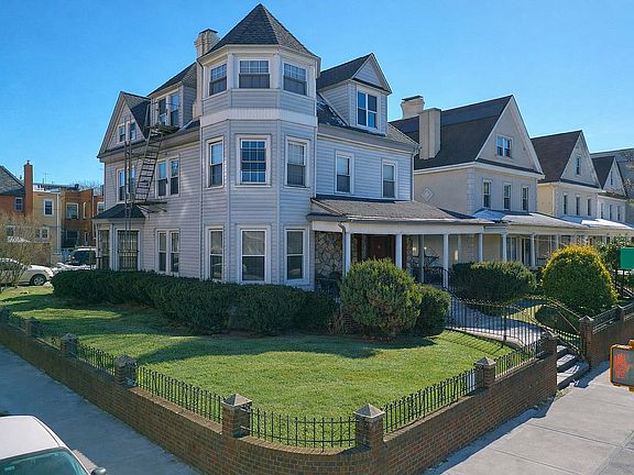 2nd image of 6801 Ridge Blvd #2