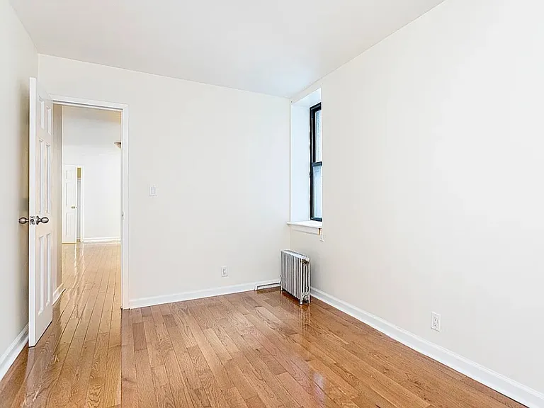 735 W 172nd St #B34 — Photo 4
