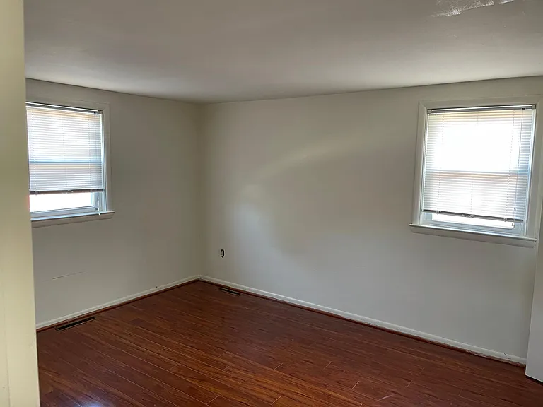 940 Circle Dr — Photo 7