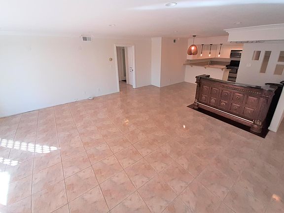 5th image of 1233 Amherst Ave APT 105
