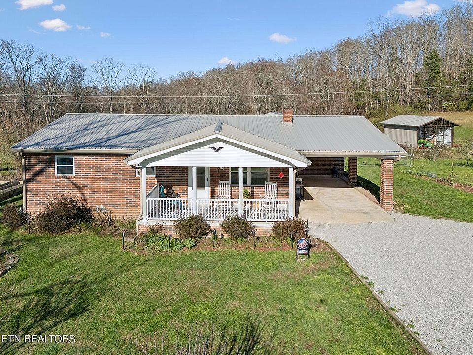 1st image of 704 Pea Ridge Rd