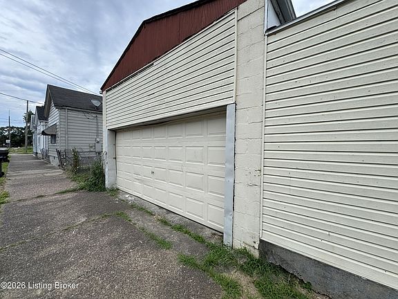 4th image of 1853 Bank St