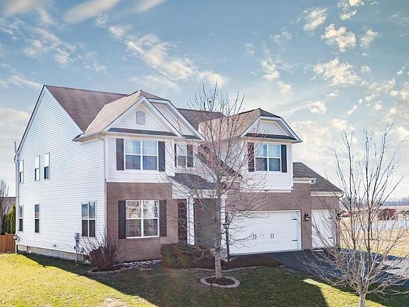 3rd image of 1608 Adena Pointe Dr