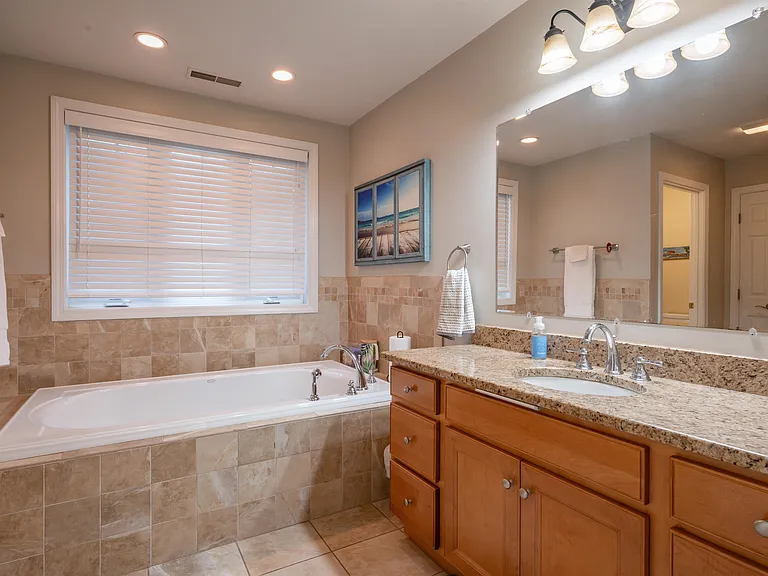 2 Lowther Pl — Photo 28