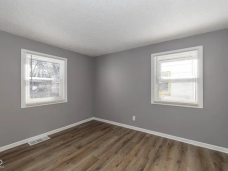 1148 Medford Ave — Photo 9