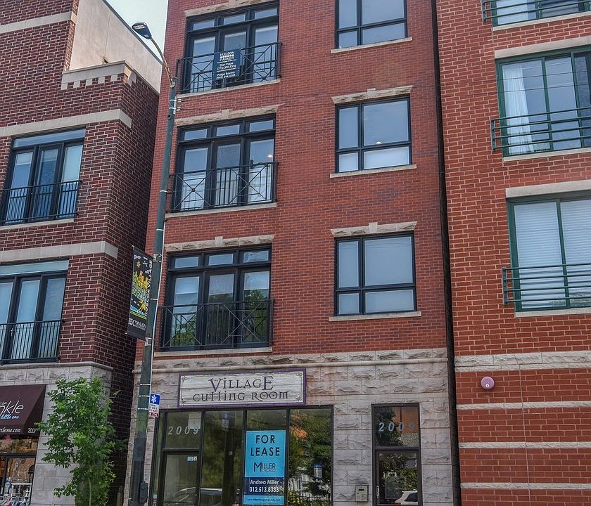 1st image of 2009 W Belmont Ave APT 3