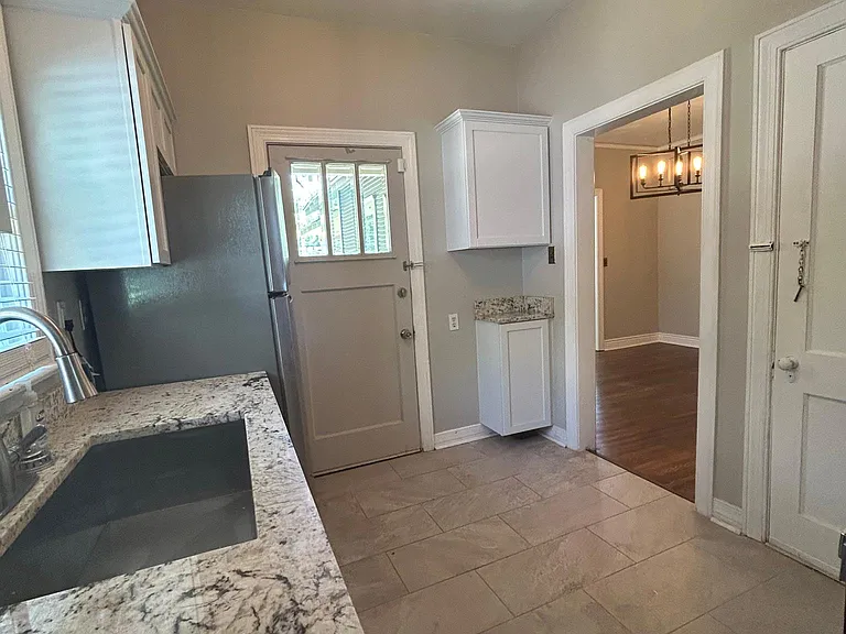 608 N McKinley Ave — Photo 5