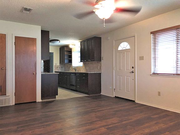 4th image of 202 Tennie Dr