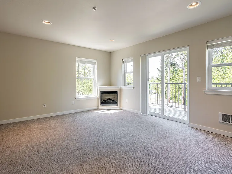 Modern 3 bedroom Townhomes with Garage — Photo 21