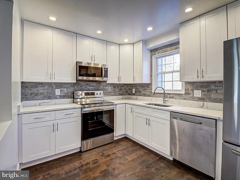 5 Climbing Ivy Ct — Photo 20