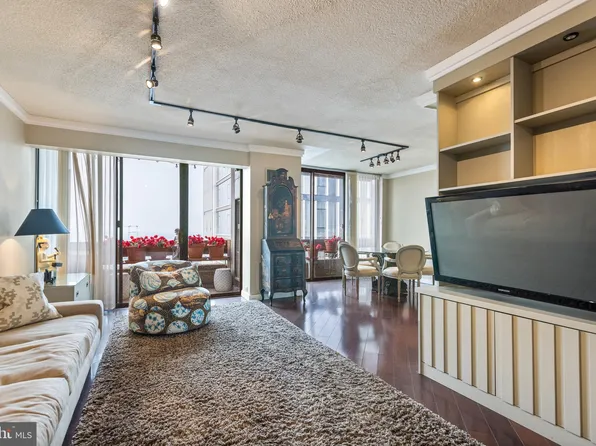 1326 Spruce St APT 2608, Philadelphia, PA 19107