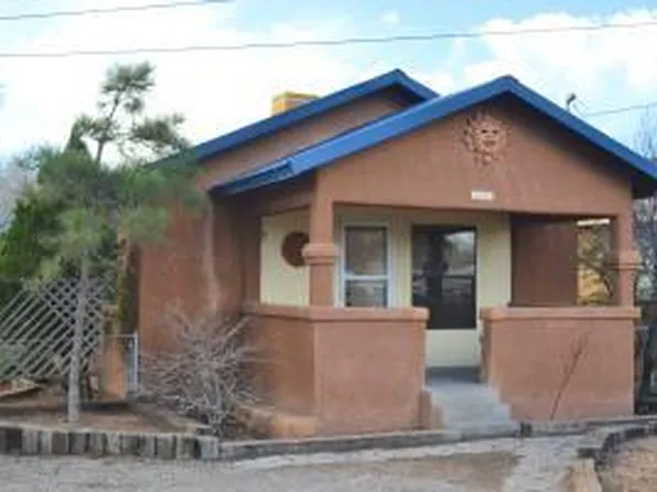 826 Garden Rd SW, Albuquerque, NM 87105