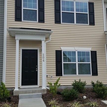 2nd image of 1304 Cozart St Unit 104