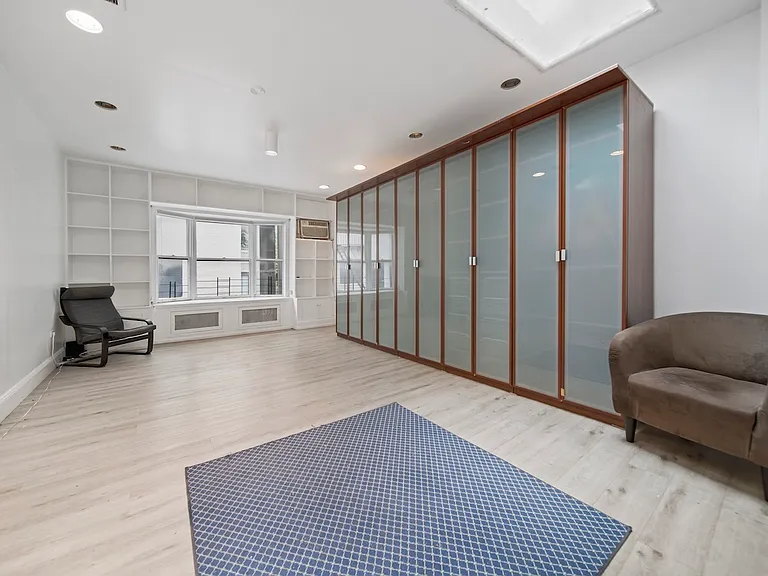 306 E 81st St #2 — Photo 8