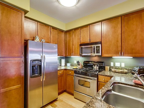 5th image of 2330 1st Ave Unit 301