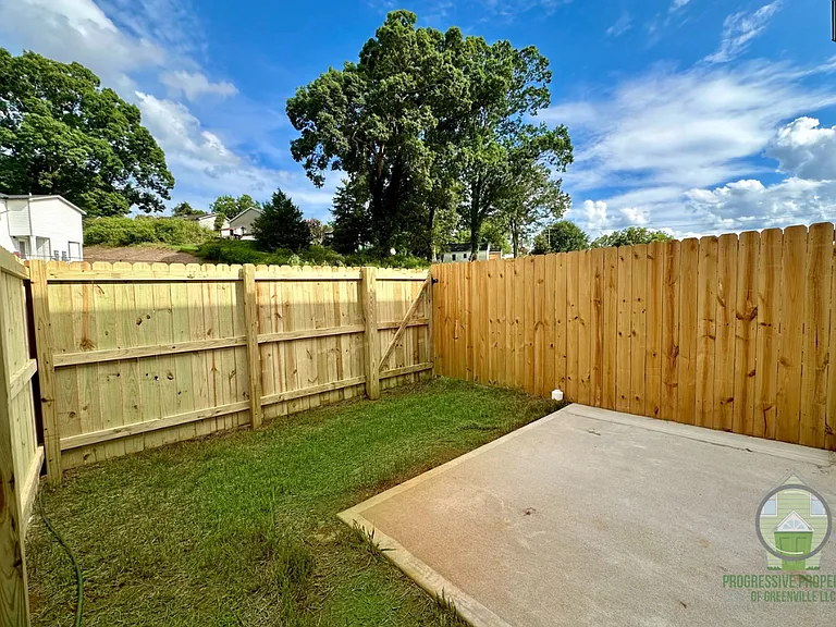 223 Liberty Dr #A — Photo 16