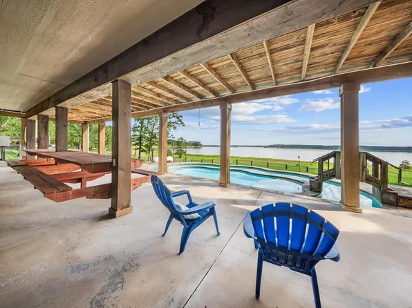 388 County Road 5597, Etoile, TX 75944