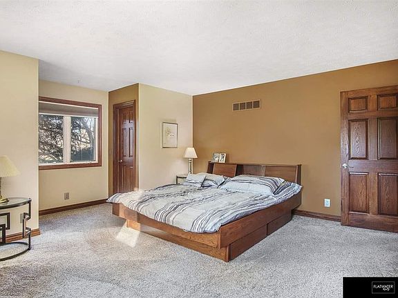 3rd image of 21925 Westwind Dr