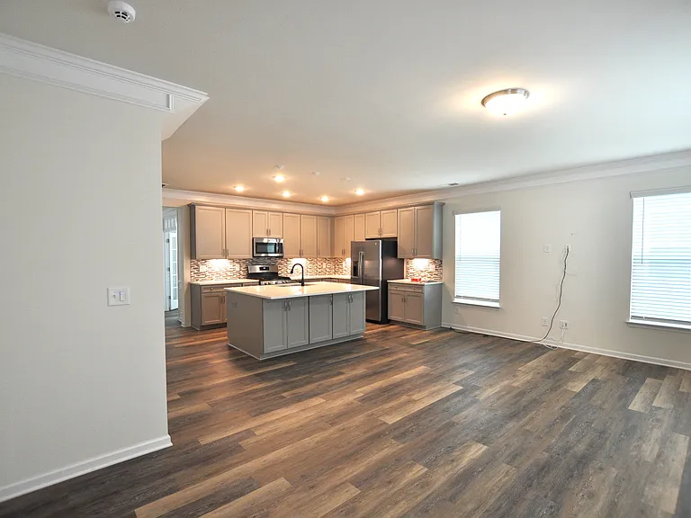 536 Laurens St — Photo 28