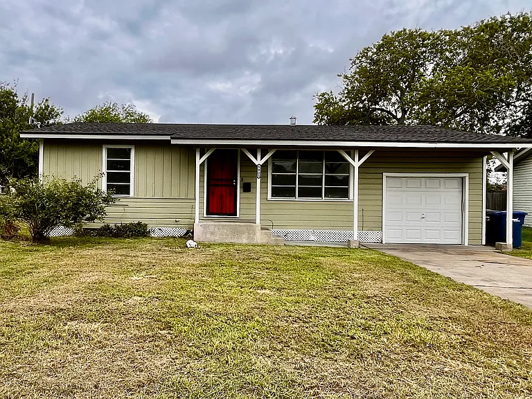 1025 Ronald Dr — Photo 1