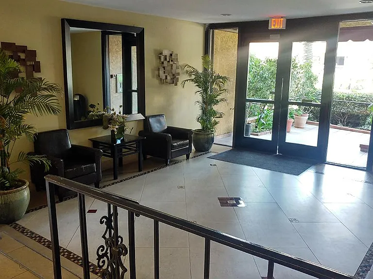 1730 Camino Palmero St #206 — Photo 10