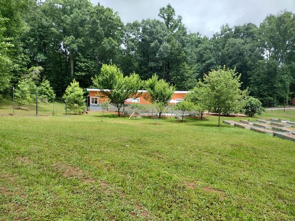 3005 Smokey Rd